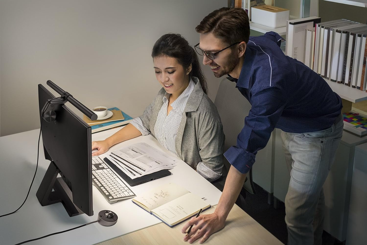 Screenbar plus E-Reading LED Computer Monitor Light Bar with Desktop Dial, Auto-Dimming and Hue Adjustment, No Screen Glare, Space Saving, USB Powered, Matte Silver